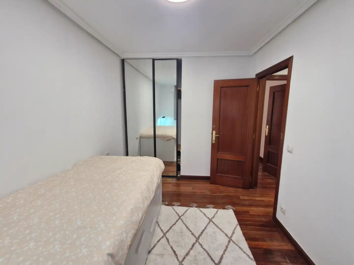 Habitación de Piso de alquiler en Bilbao  con Calefacción, Parquet y Amueblado