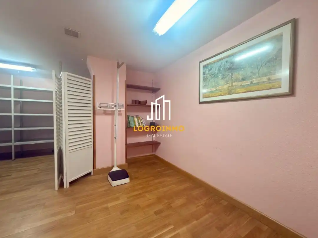 Commercial properties for sale in  Logroño  with Furnished