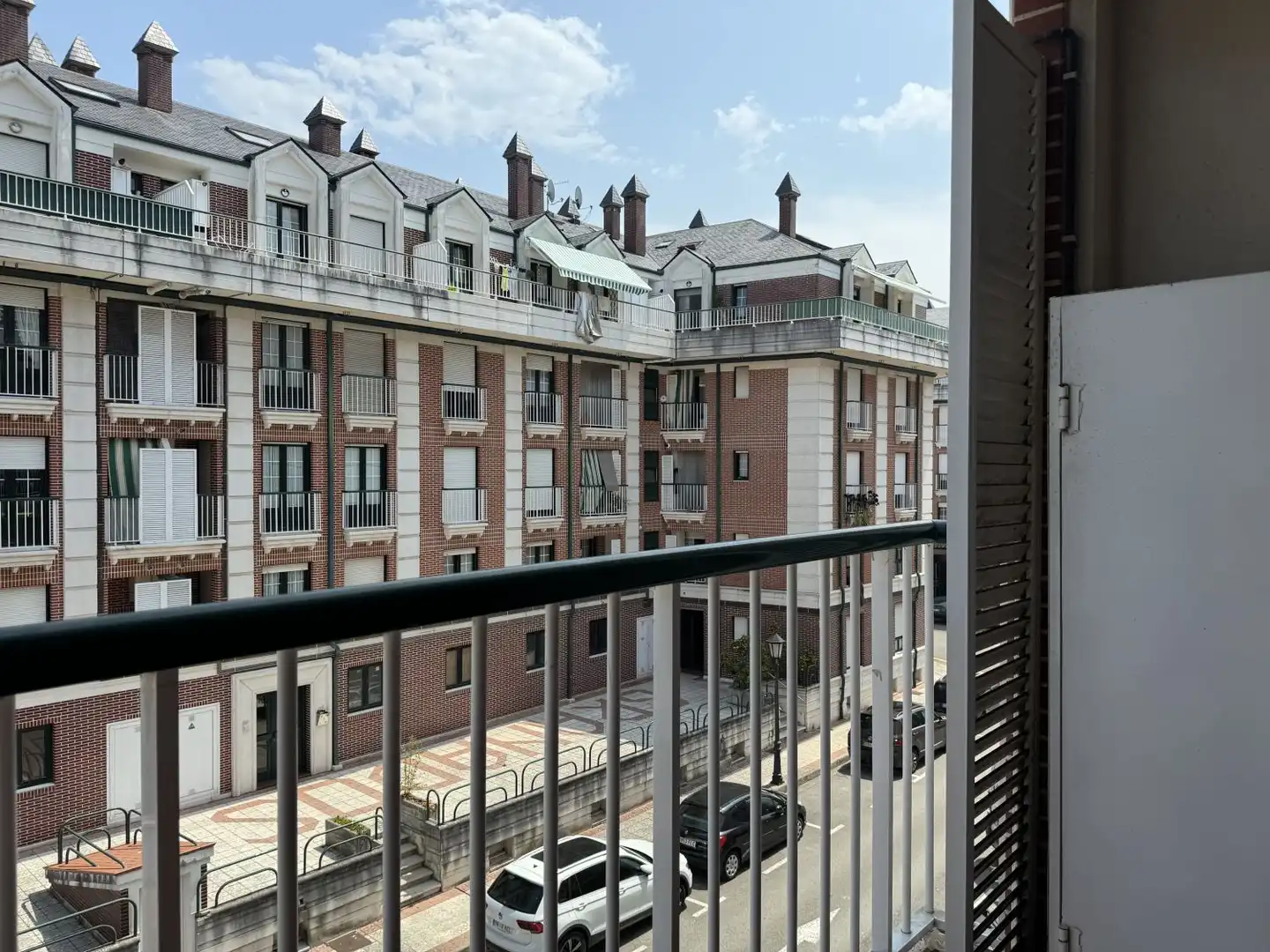 Vista exterior de Piso en venta en Colindres con Calefacción, Terraza y Amueblado