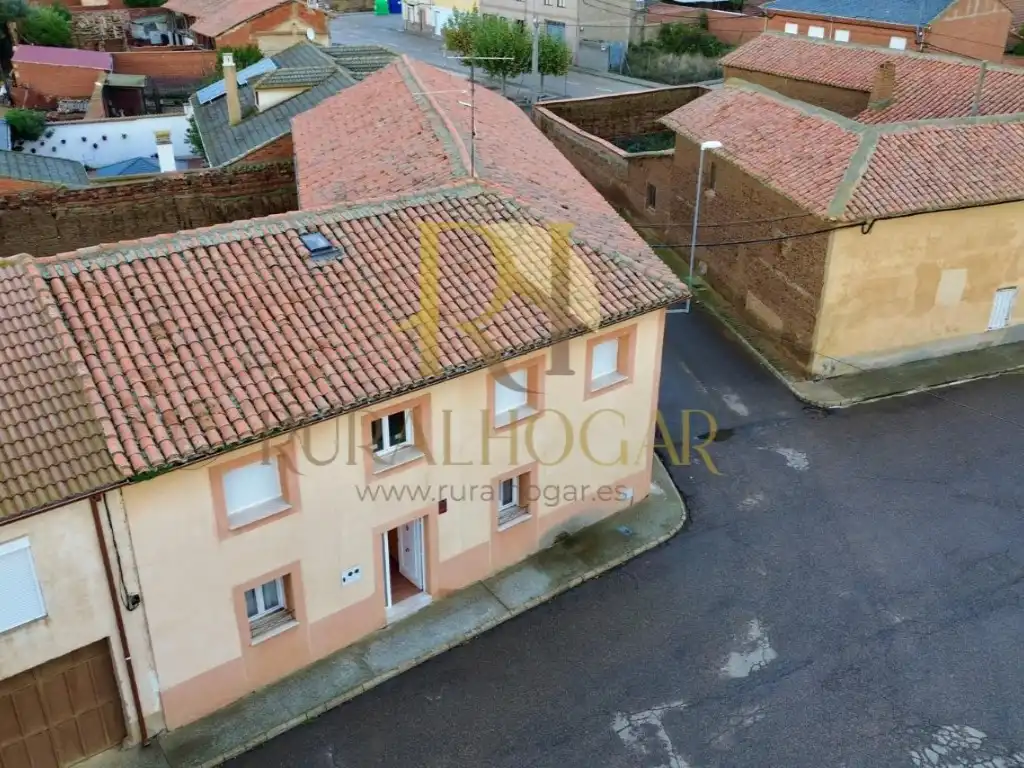 Houses for sale in Zotes del Páramo