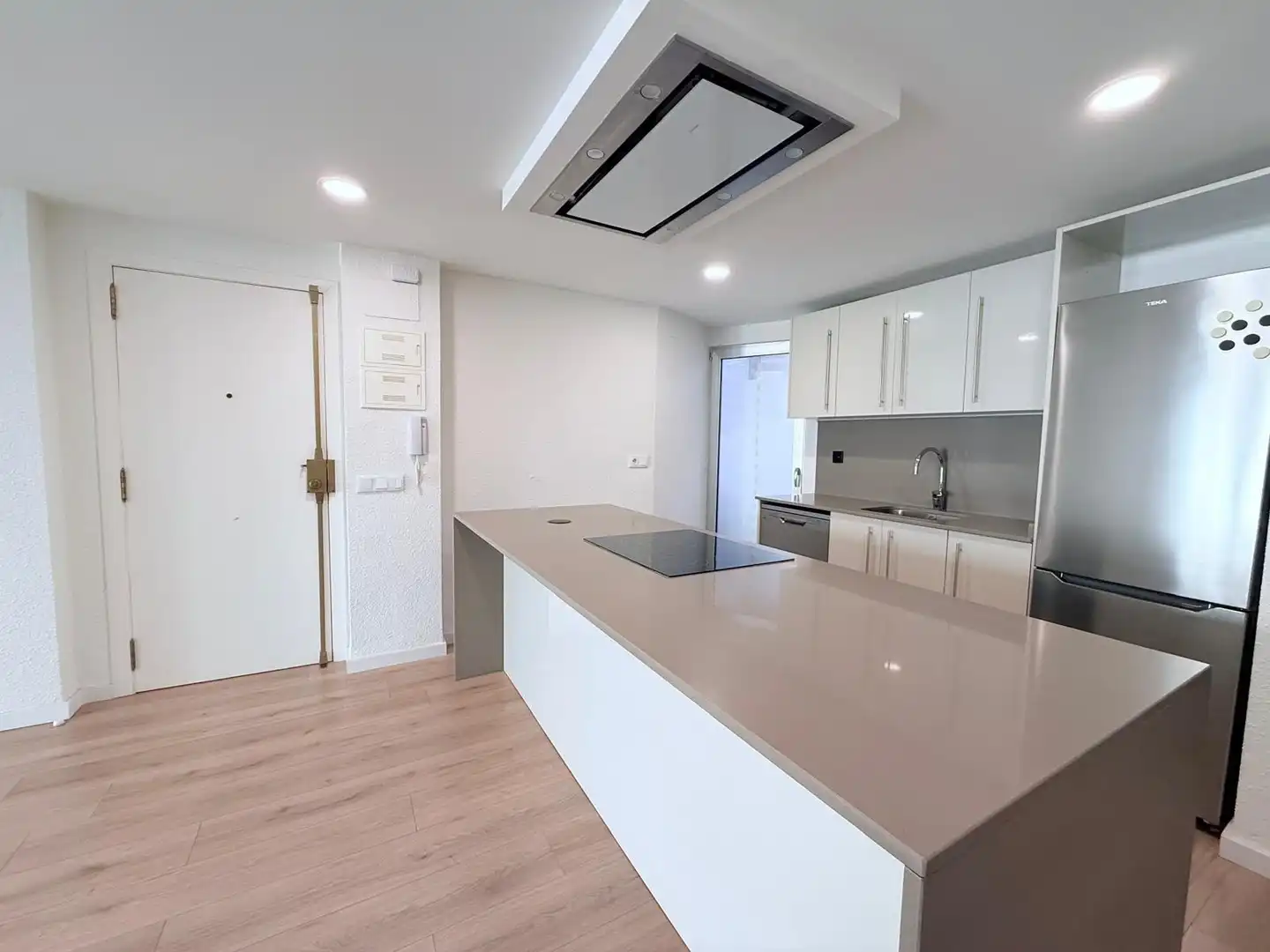 Kitchen of Flat for rent in Valencia  with Air Conditioner, Heating and Parquet flooring