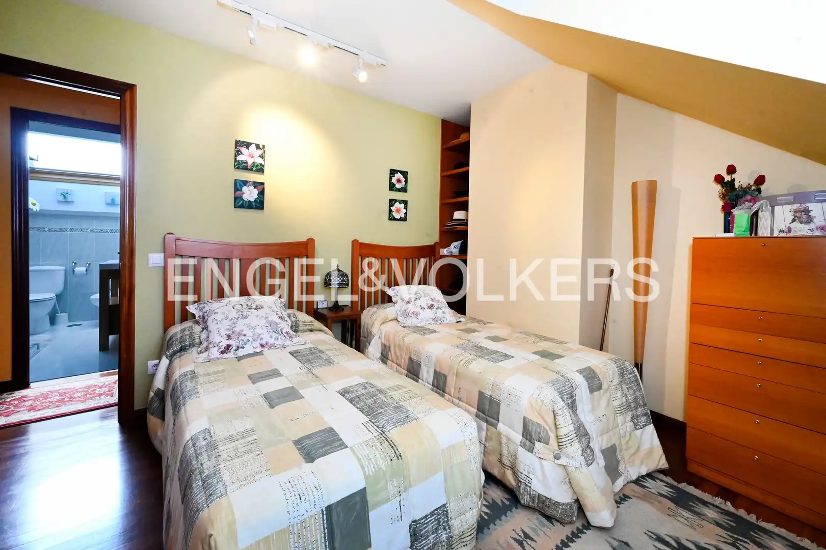 Habitación de Casa o chalet en venta en Santa Cruz de Bezana con Aire acondicionado, Calefacción y Jardín privado