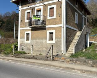 Vista exterior de Casa o xalet en venda en Güeñes amb Calefacció, Parquet i Traster