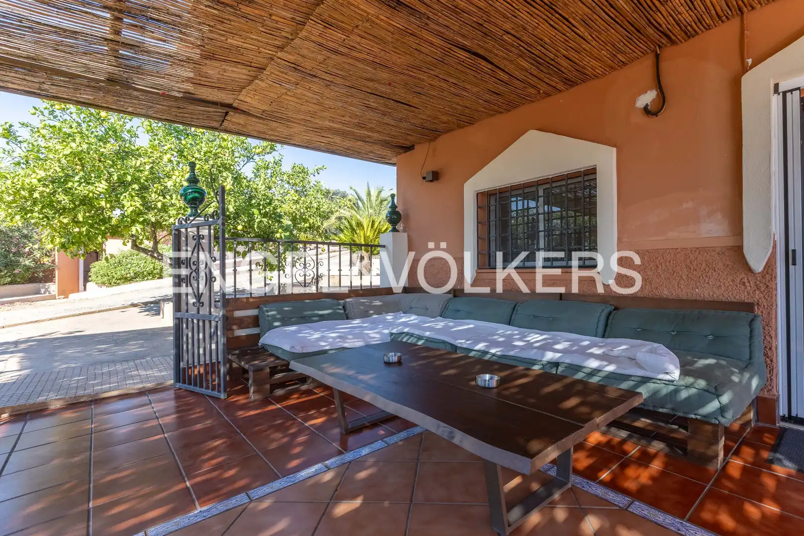 Terrace of Country homes for sale in Calañas, Huelva