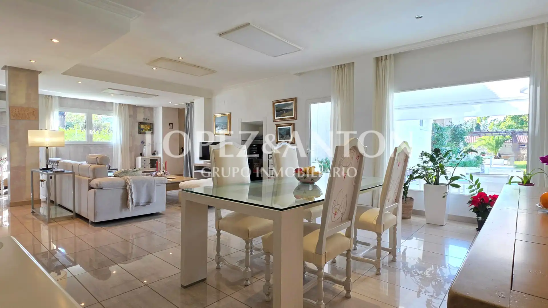 Dining room of Houses for sale in L'Eliana  with Air Conditioner, Private garden and Terrace