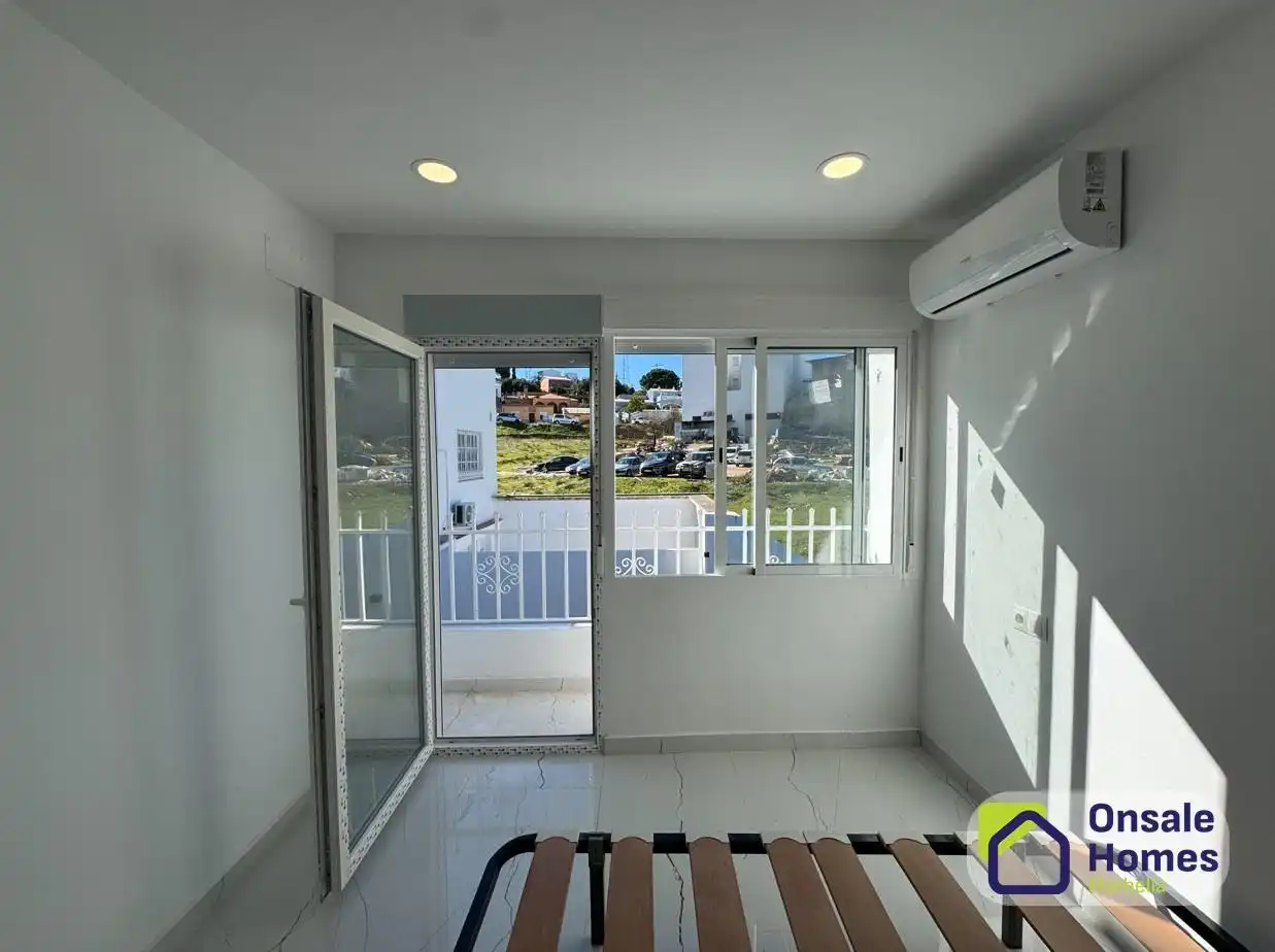 Habitación de Apartamento en venta en Alhaurín El Grande con Aire acondicionado, Jardín privado y Terraza