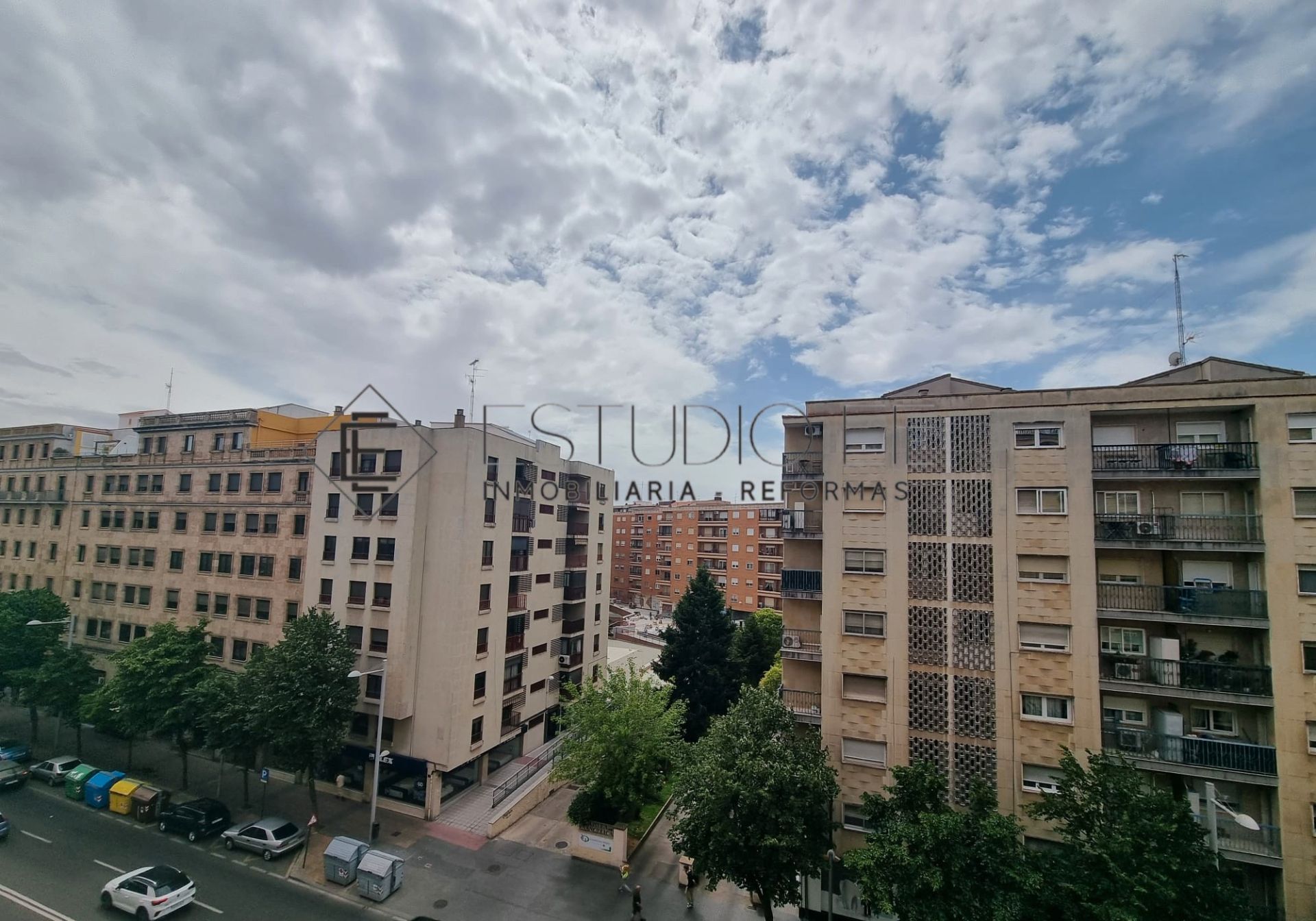 Exterior view of Flat for sale in Salamanca Capital  with Furnished and Balcony