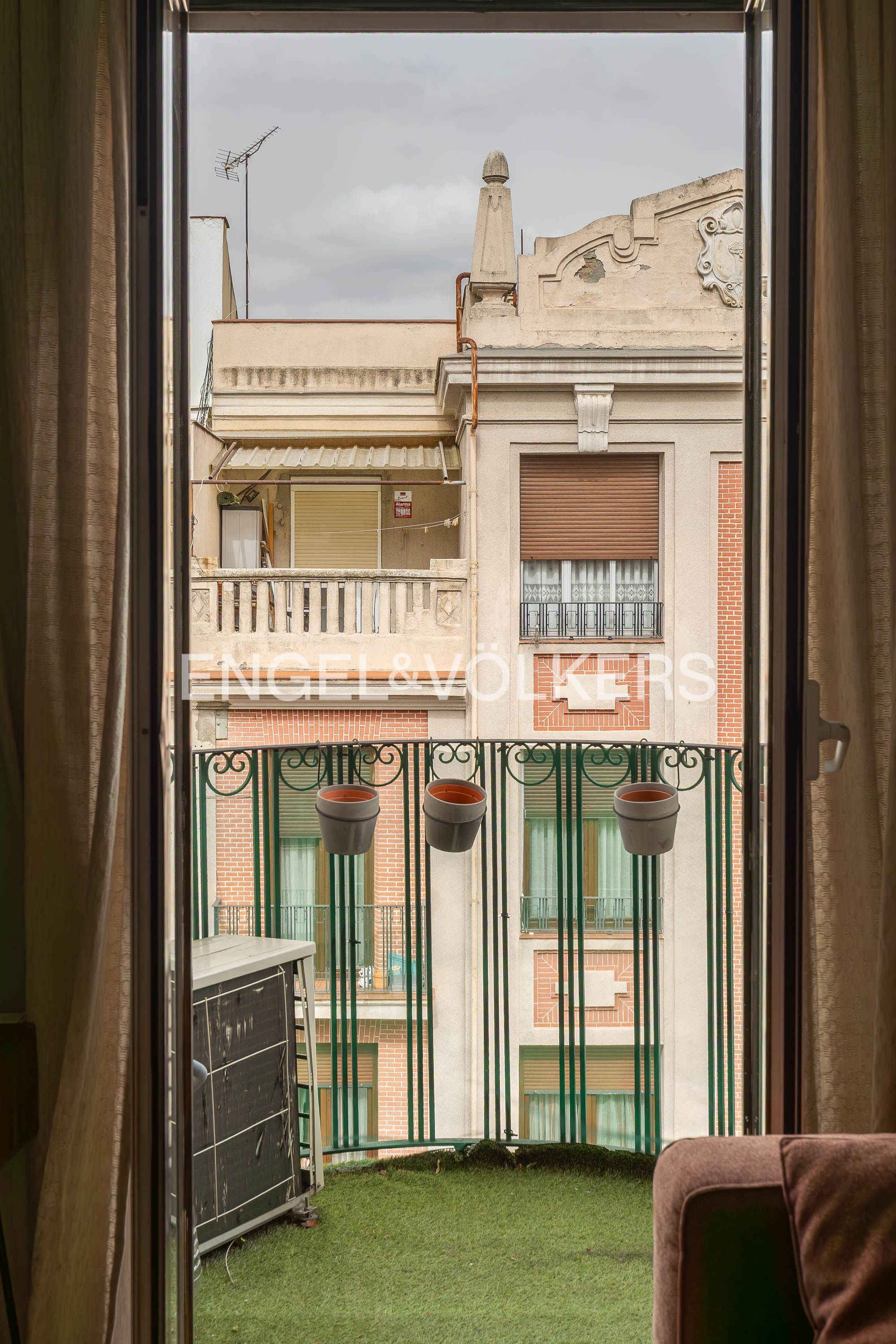 Terrassa de Pis de lloguer en  Madrid Capital amb Aire condicionat, Calefacció i Moblat