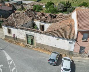 Vista exterior de Casa o xalet en venda en Cardeñosa amb Jardí privat