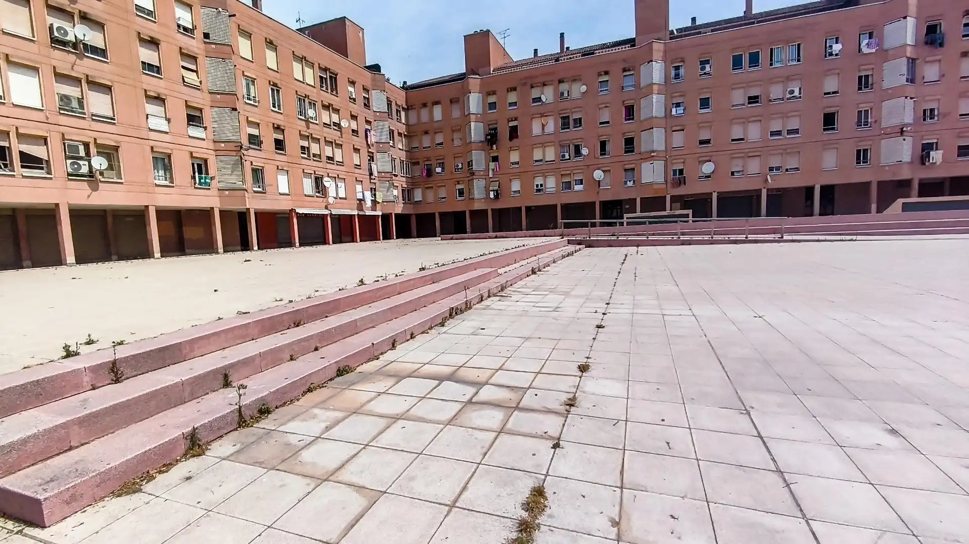 Vista exterior de Pis en venda en Reus amb Aire condicionat, Calefacció i Moblat