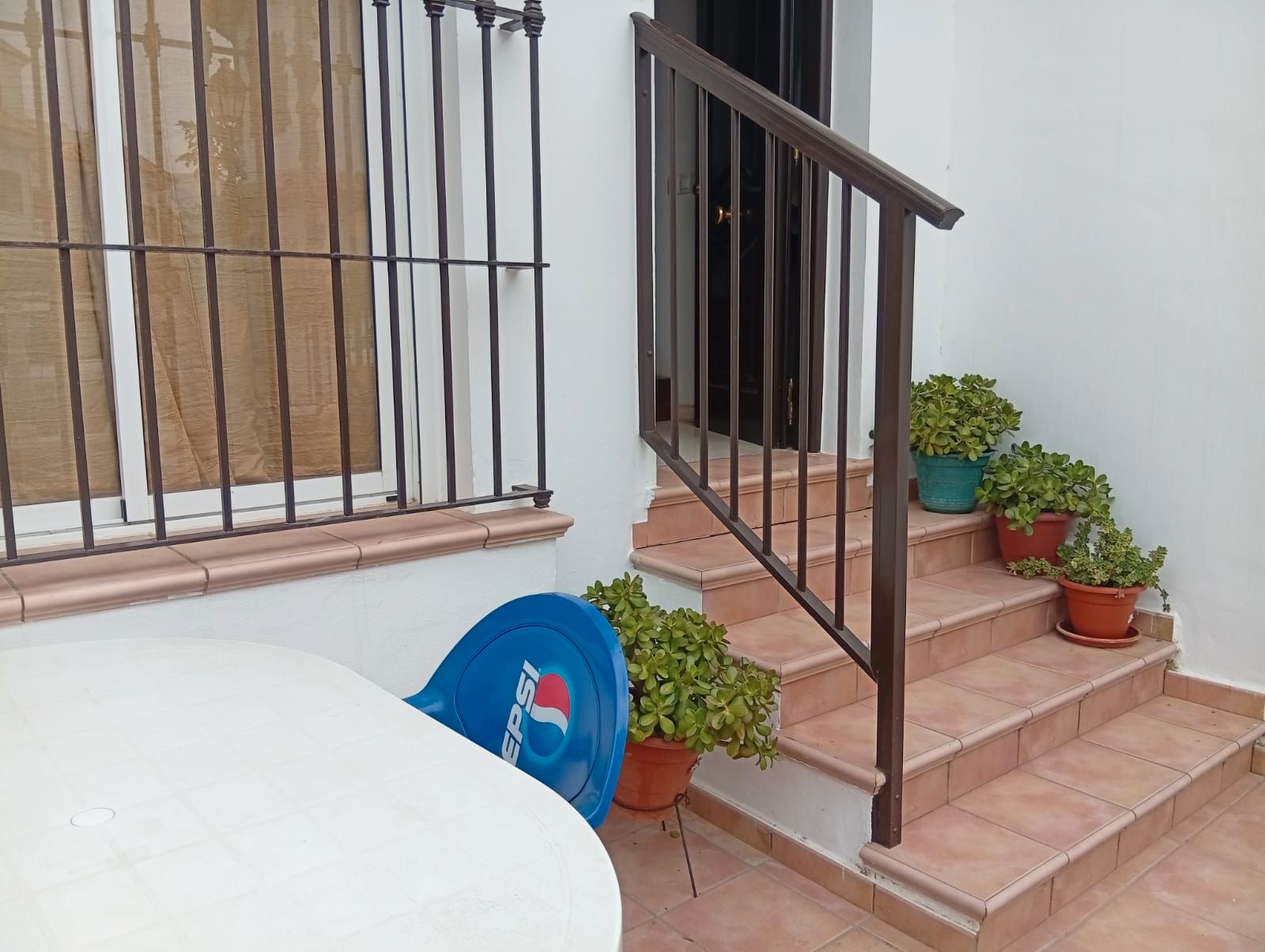 Terrassa de Casa adosada en venda en Chipiona amb Terrassa, Moblat i Balcó