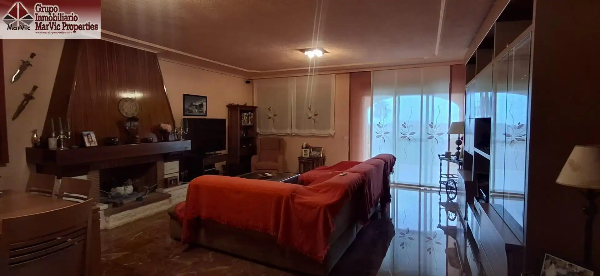 Sala d'estar de Casa o xalet en venda en Benidorm amb Aire condicionat, Jardí privat i Terrassa