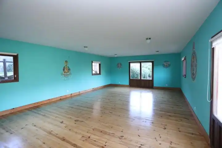 Sala d'estar de Finca rústica en venda en Quirós amb Calefacció, Jardí privat i Terrassa