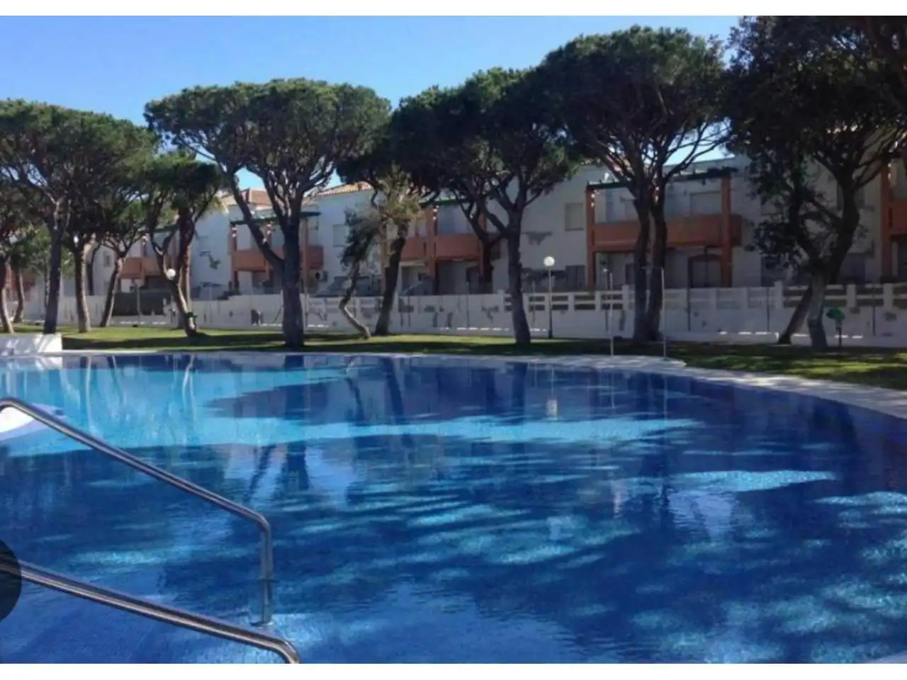 Schwimmbecken von Wohnung zum Verkauf in Chiclana de la Frontera mit Klimaanlage, Terrasse und Abstellraum
