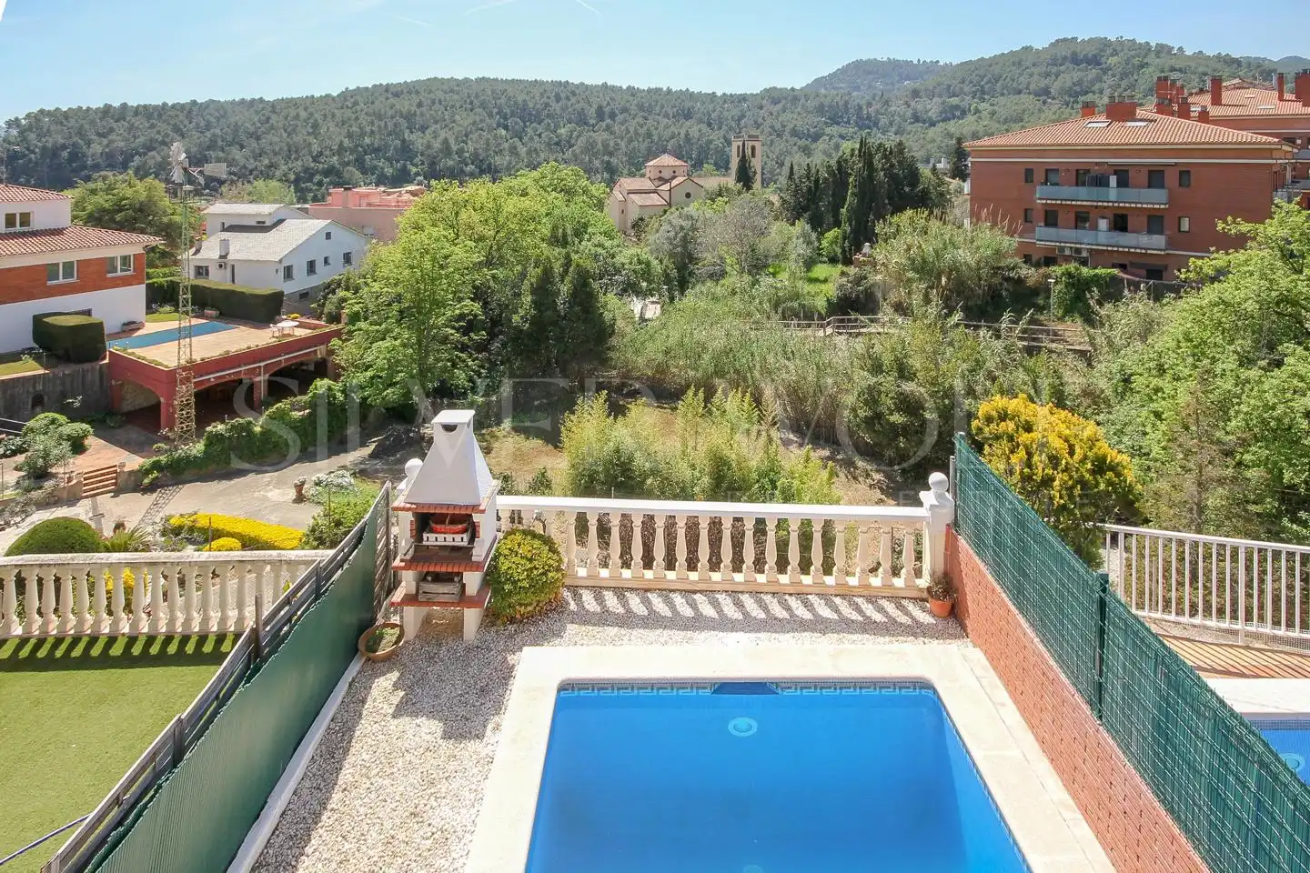 Piscina de Casa adosada en venda en La Palma de Cervelló amb Aire condicionat, Calefacció i Jardí privat