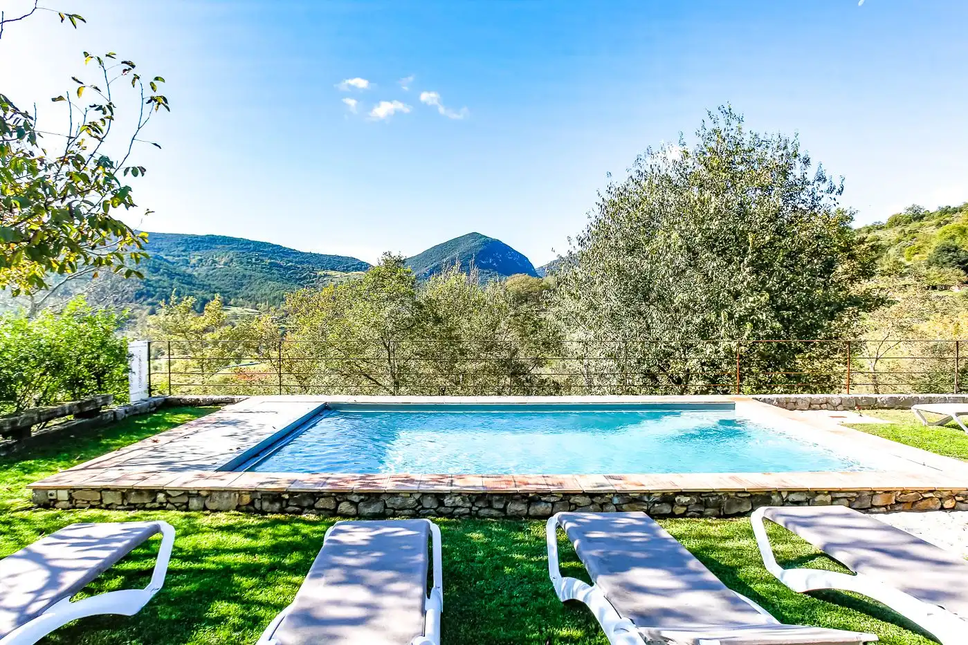Garden of Country homes for sale in Montagut i Oix  with Private garden, Terrace and Swimming Pool