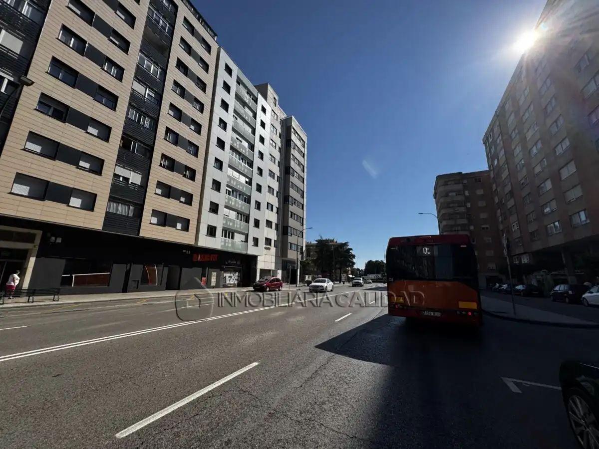 Vista exterior de Piso en venta en Burgos con Calefacción, Terraza y Trastero