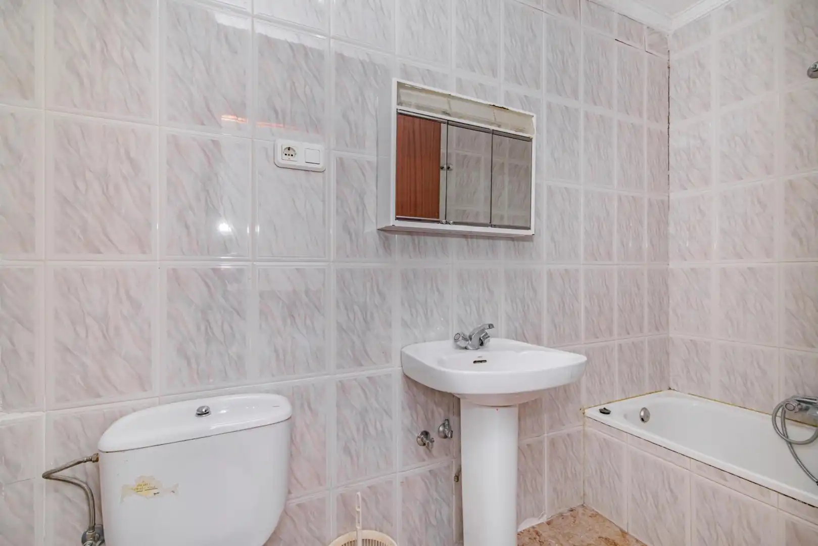 Edificio en venta en Carretera HUELMA, 66, Montejícar