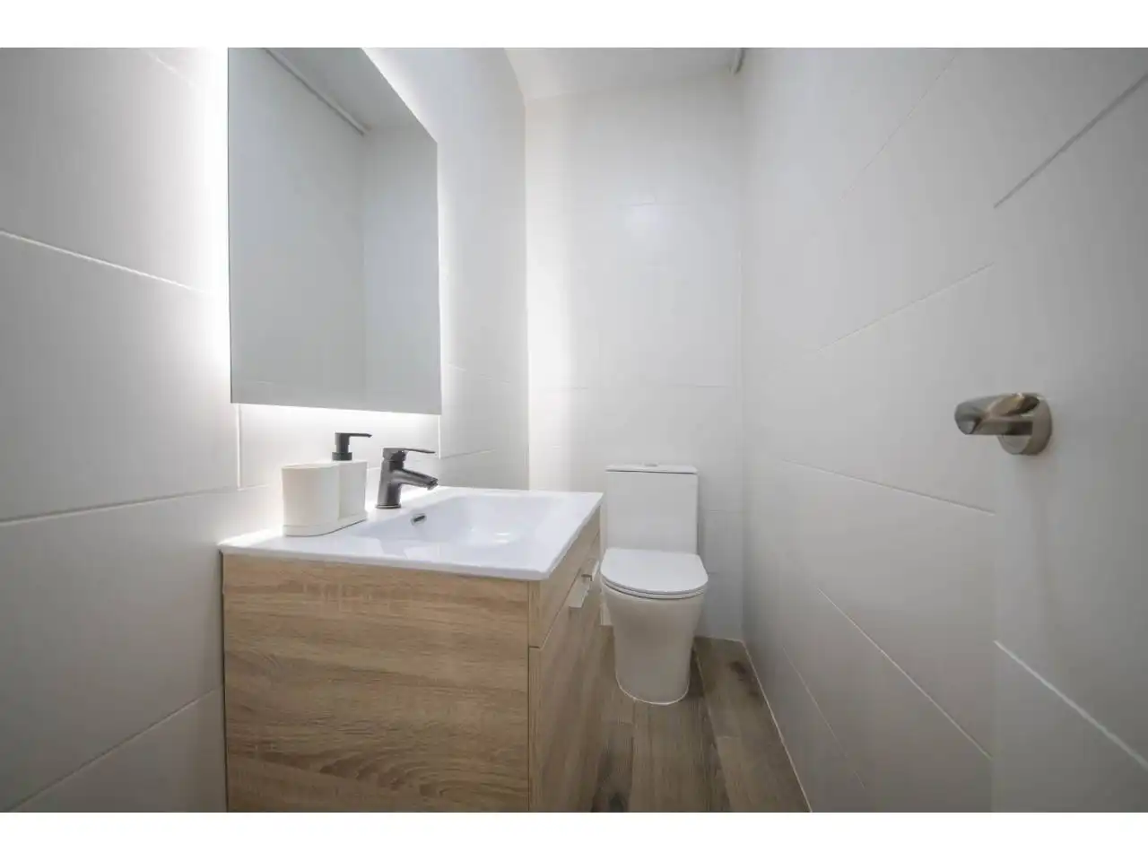 Baño de Piso en venta en Barcelona con Aire acondicionado, Amueblado y Alarma