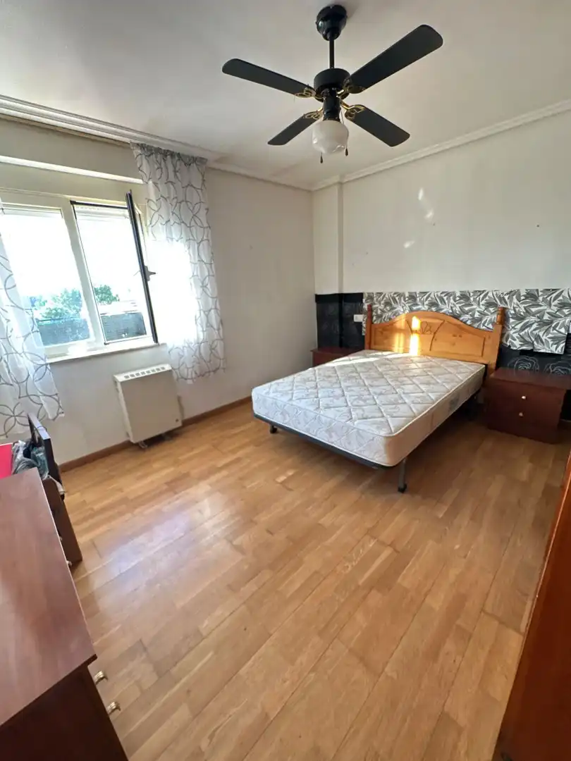 Habitación de Ático en venta en Santa Marta de Tormes con Calefacción, Terraza y Amueblado