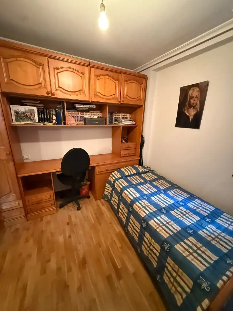 Schlafzimmer von Wohnung zum Verkauf in Oviedo  mit Heizung, Terrasse und Abstellraum
