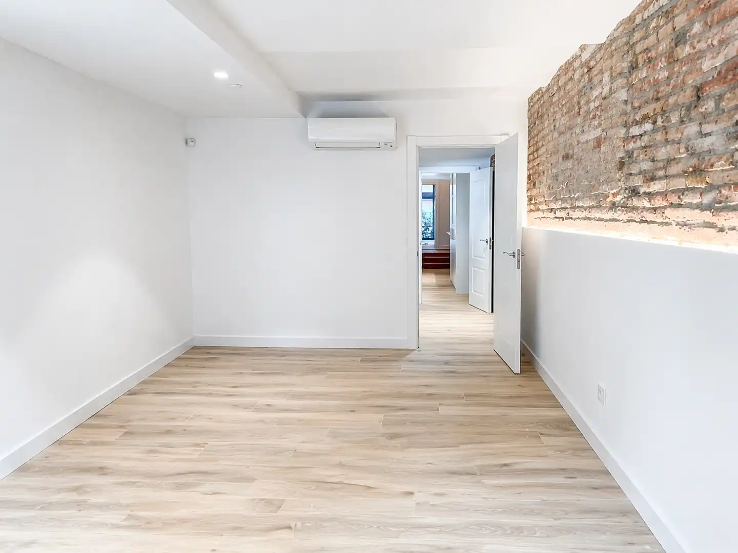 Planta baixa en venda en Barcelona amb Aire condicionat, Forn i Microones