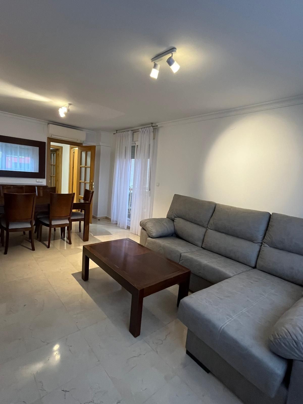Living room of Flat to rent in  Granada Capital  with Air Conditioner, Heating and Terrace