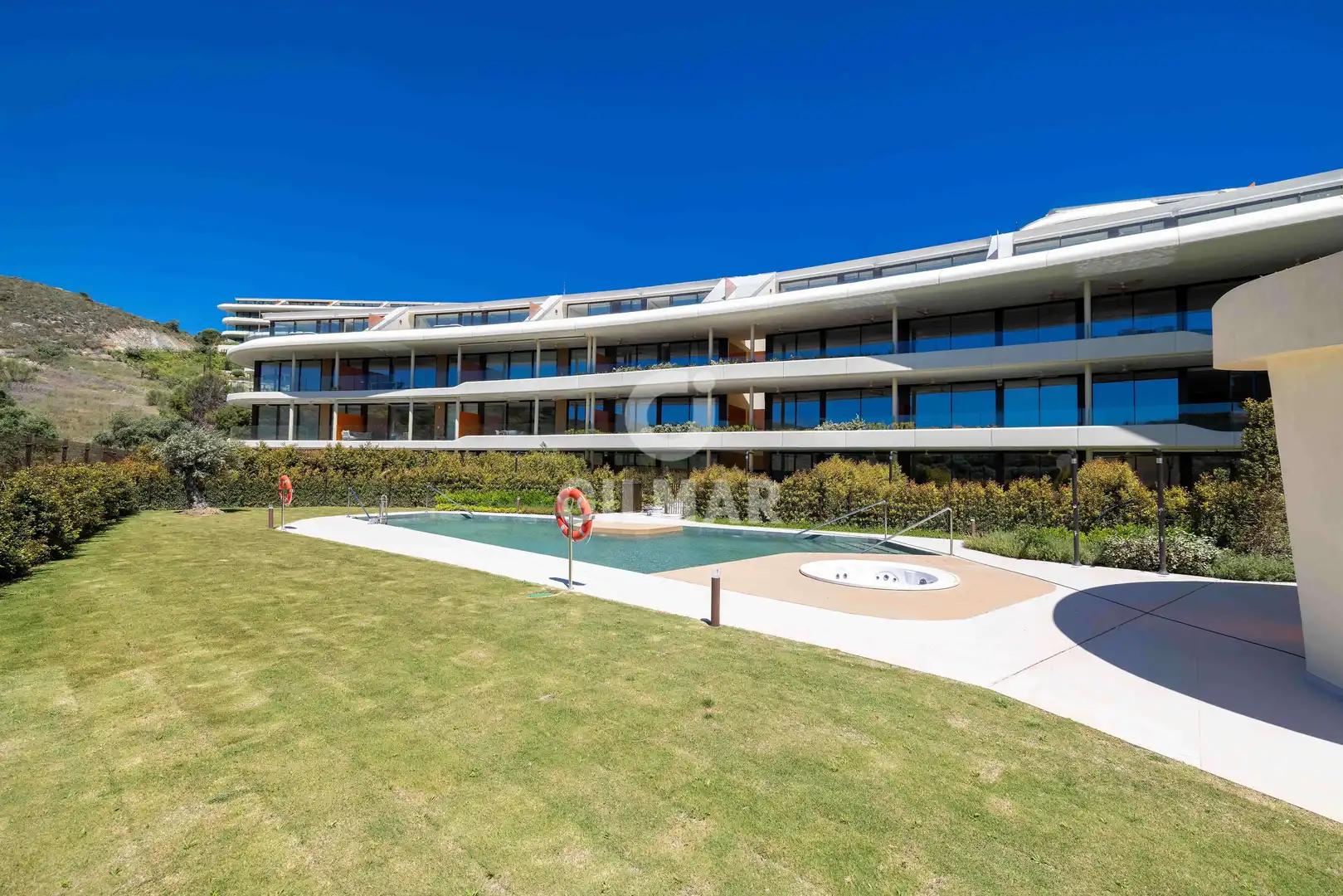 Vista exterior de Pis en venda en Fuengirola amb Calefacció, Jardí privat i Traster