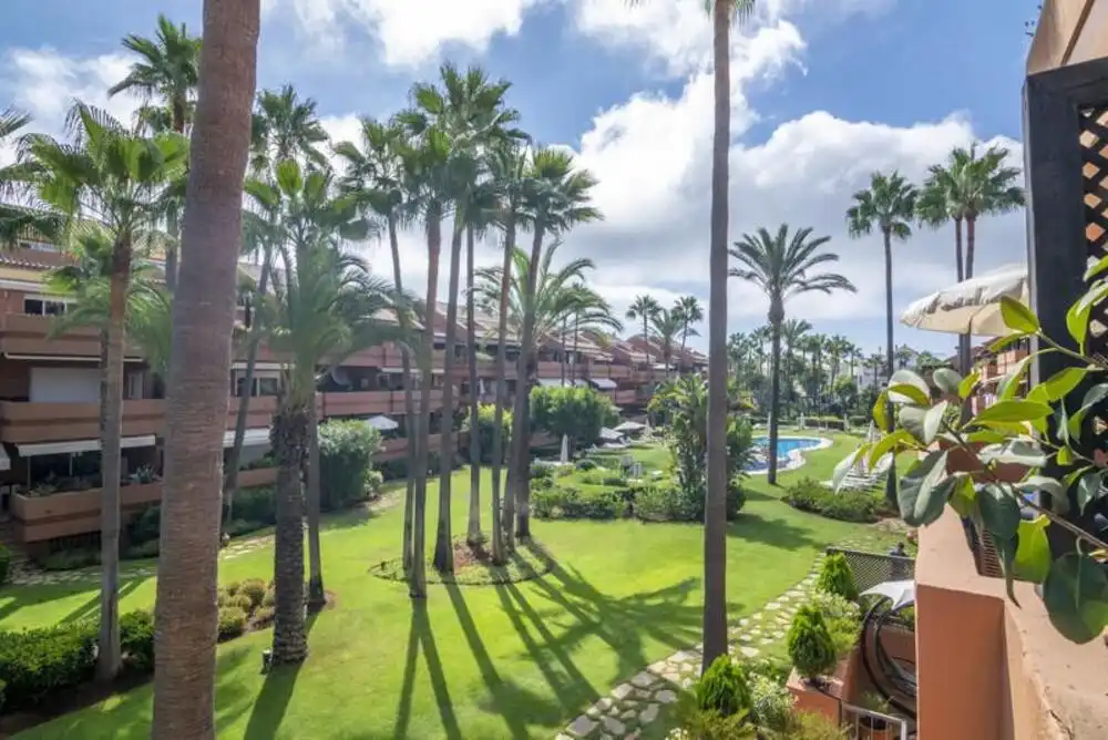 Jardí de Àtic de lloguer en Marbella amb Aire condicionat, Terrassa i Piscina