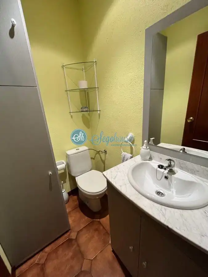Baño de Casa o chalet en venta en Valverde del Majano con Calefacción, Terraza y Trastero