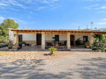 Villa mit Garten zum Verkauf in Partida Carretera de Aspe a Santa Pola