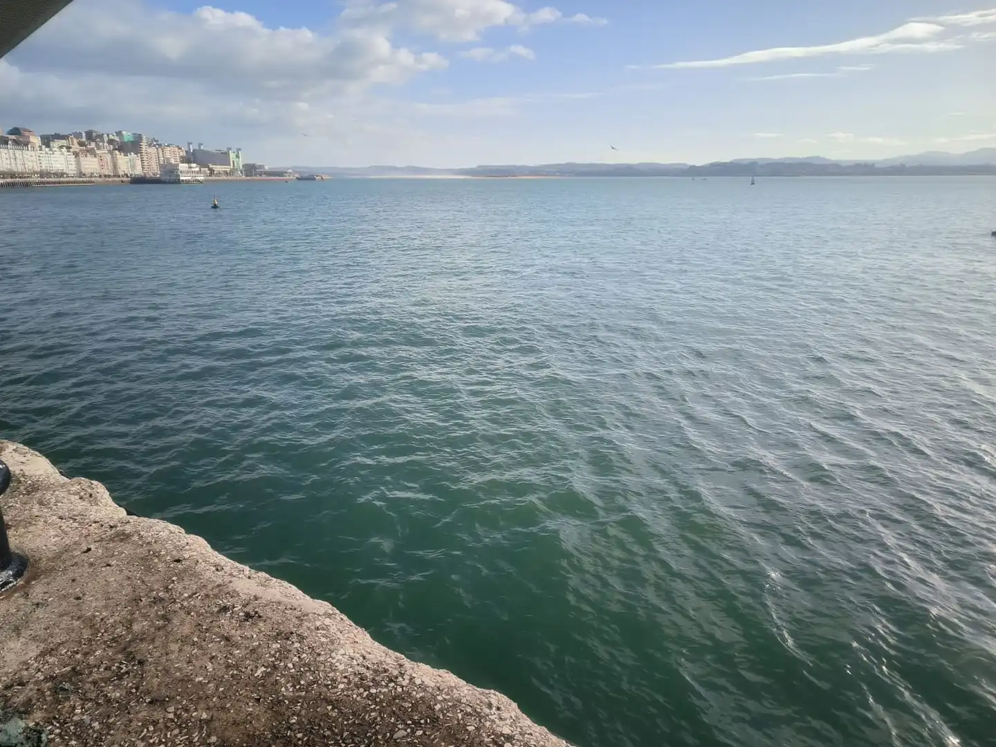 Vista exterior de Piso en venta en Santander