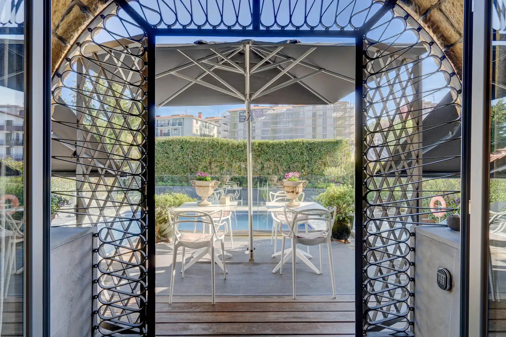 Terrassa de Casa o xalet en venda en Donostia - San Sebastián  amb Aire condicionat, Jardí privat i Piscina