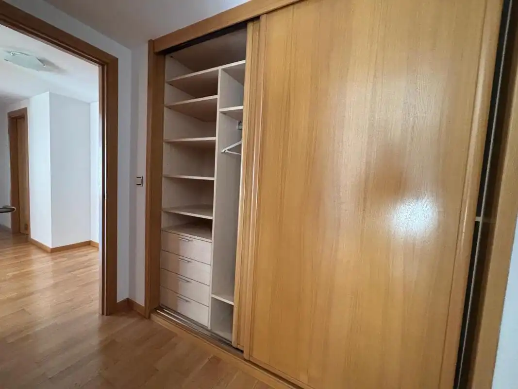 Schlafzimmer von Dachboden zur Miete in Zaragoza