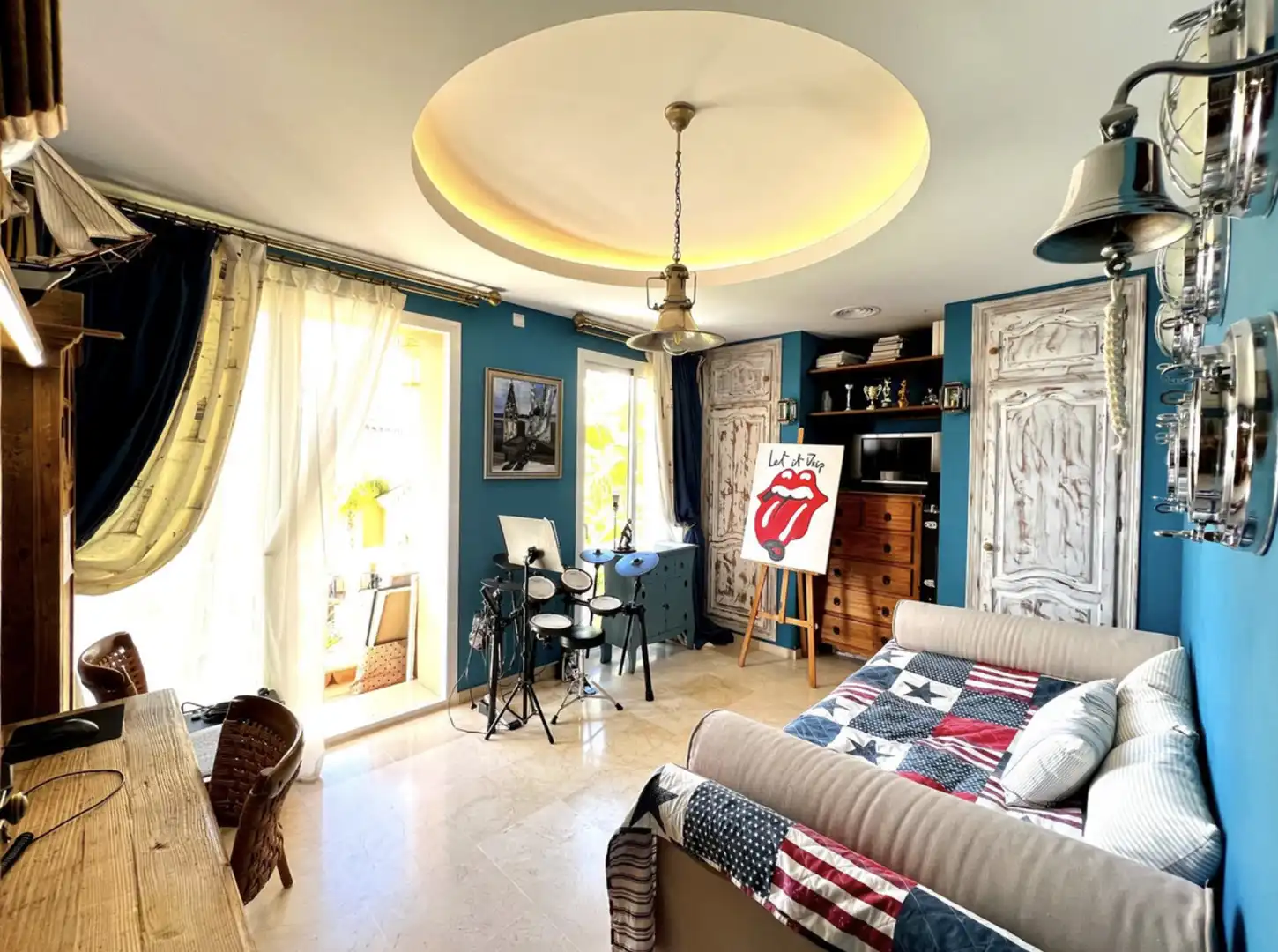 Sala d'estar de Casa o xalet en venda en Istán amb Aire condicionat, Jardí privat i Terrassa