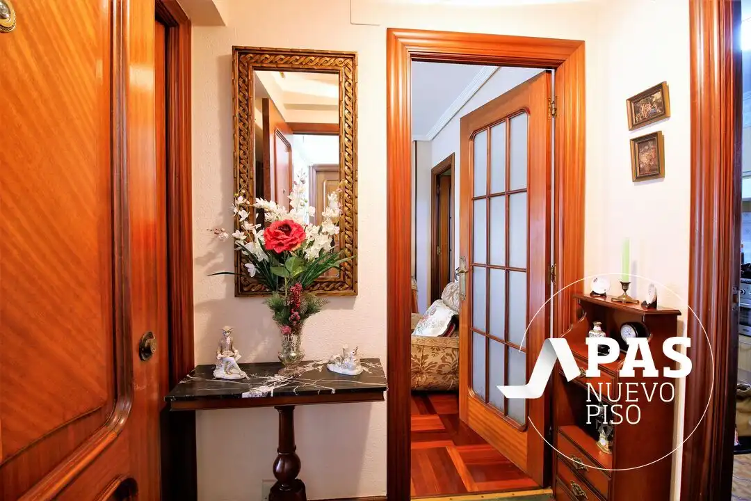 Piso en venta en Santander con Balcón