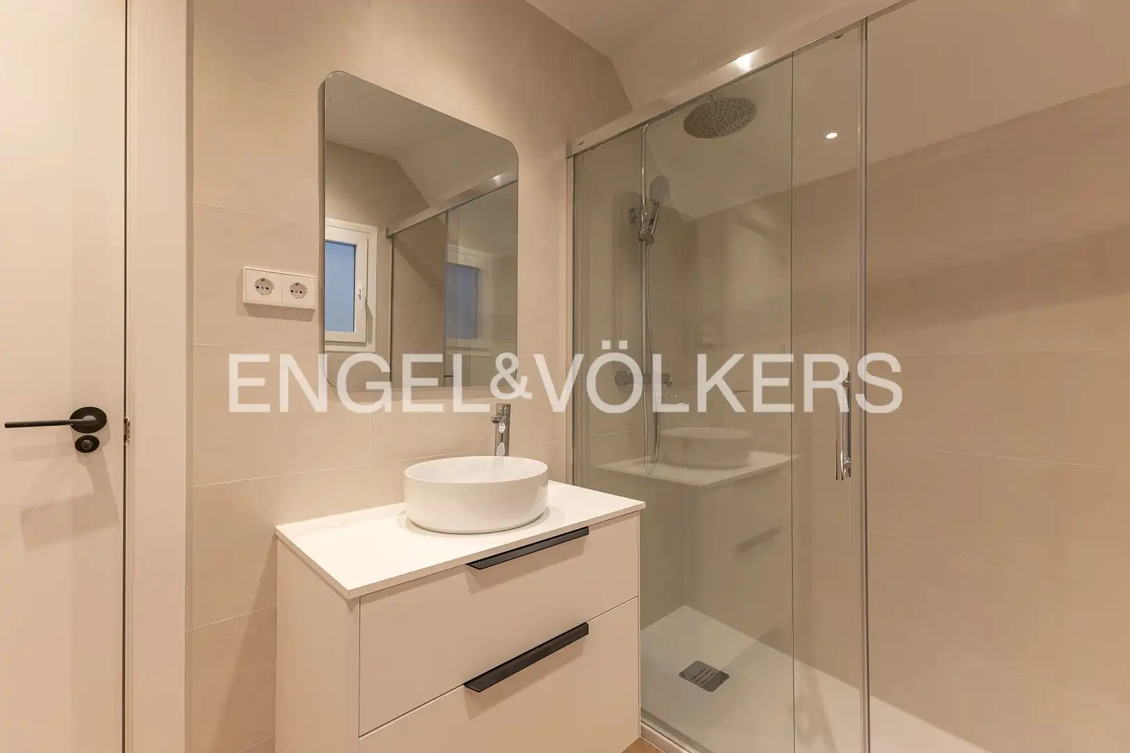 Bathroom of Flat for sale in Chamberí