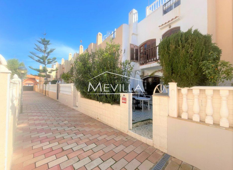 Exterior view of Single-family semi-detached for sale in Torrevieja  with Air Conditioner and Terrace