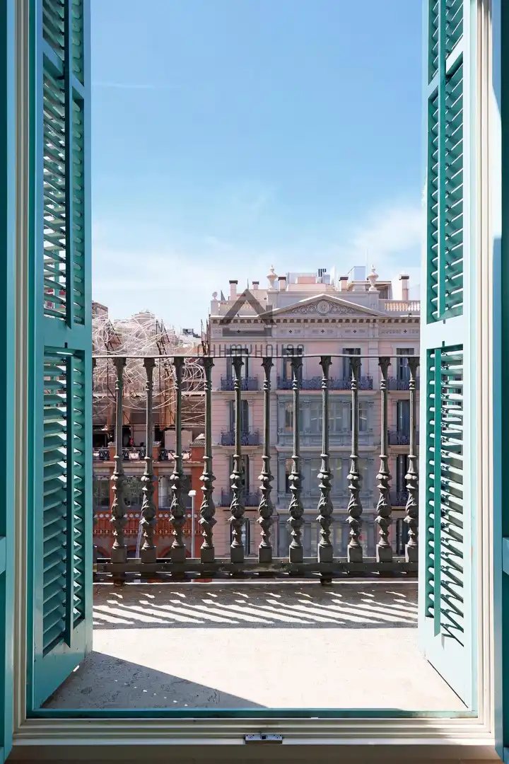 Vista exterior de Pis en venda en Barcelona amb Calefacció, Parquet i Balcó