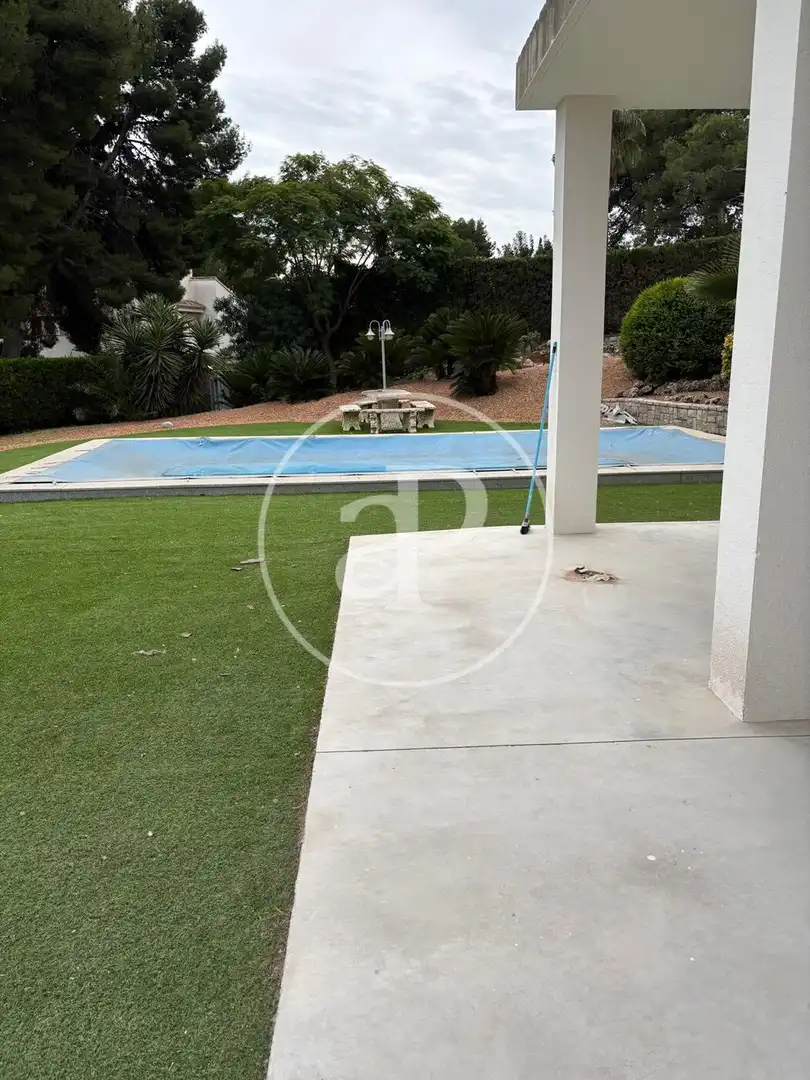 Swimming pool of Houses for rent in Torrent  with Air Conditioner, Heating and Private garden