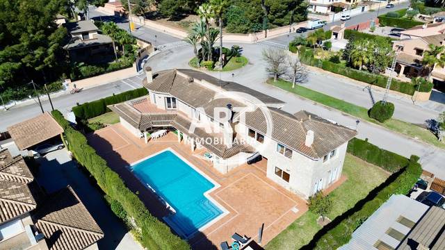 Casa-chalet en Venta en Puebla Vallbona en Serra