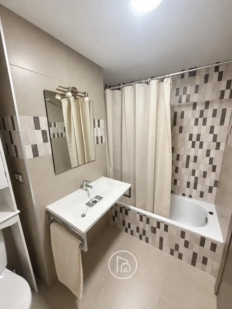 Badezimmer von Wohnung zum Verkauf in Valencia mit Klimaanlage, Terrasse und Balkon
