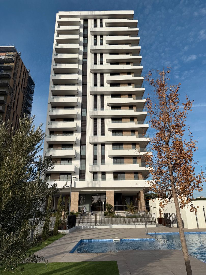 Vista exterior de Pis de lloguer en Esplugues de Llobregat amb Aire condicionat, Calefacció i Terrassa