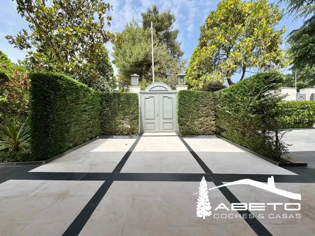 Jardín de Casa o chalet en venta en Madrid
