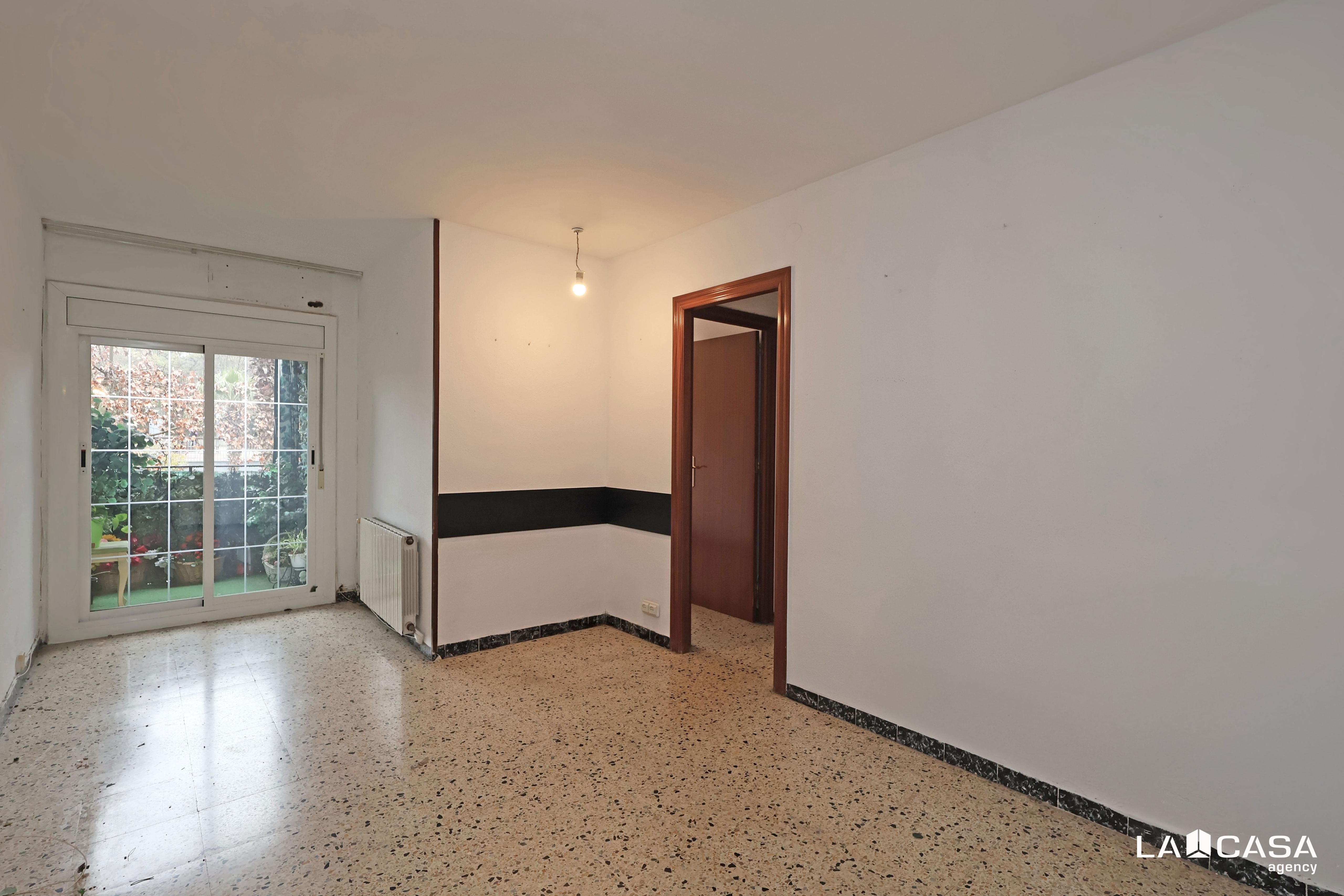 Flat for sale in Esplugues de Llobregat  with Balcony