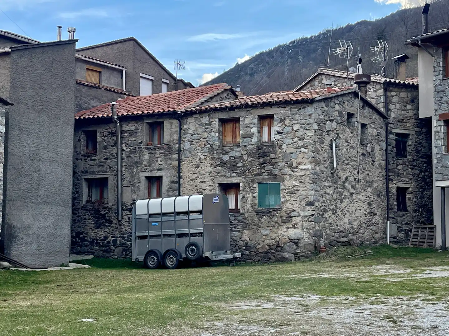 Vista exterior de Finca rústica en venta en Setcases con Calefacción, Amueblado y Horno