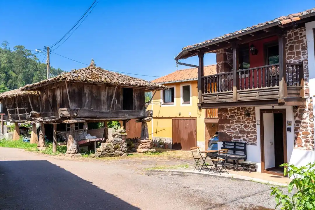 Vista exterior de Casa o xalet de lloguer en Villaviciosa amb Calefacció, Jardí privat i Terrassa