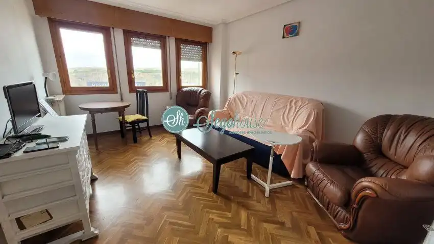 Living room of Flat for rent in Segovia  with Heating, Parquet flooring and Terrace