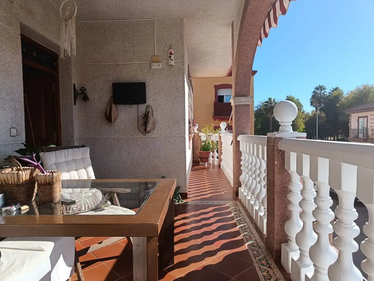 Piso con terraza en venta en Plasencia 2