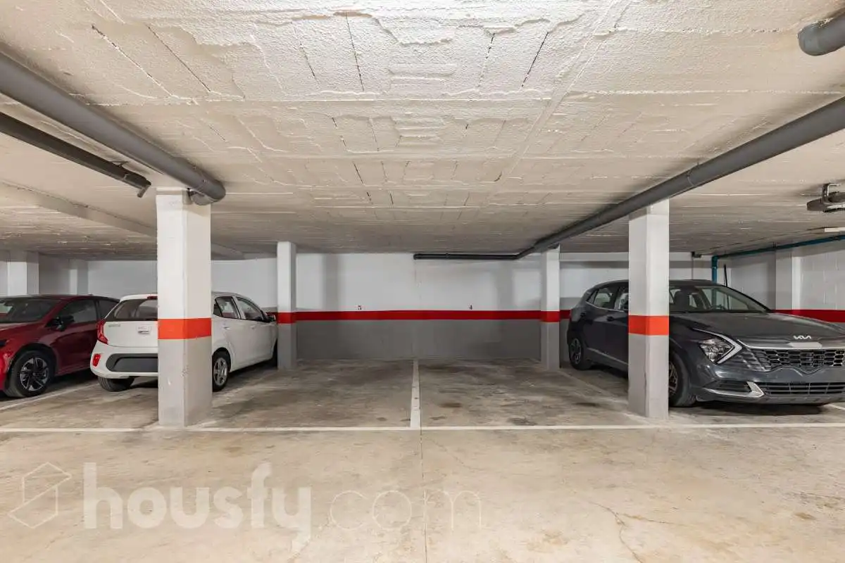 Parking de Piso en venta en Esplugues de Llobregat con Aire acondicionado, Calefacción y Parquet